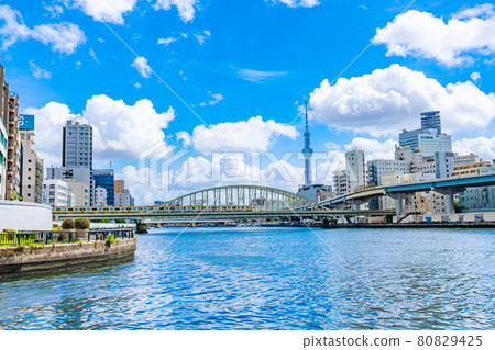 東京的都市風景 兩國橋周邊的風景 80829425