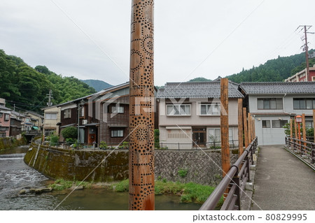 山陰著名溫泉湯村溫泉村晴木川竹竿 80829995