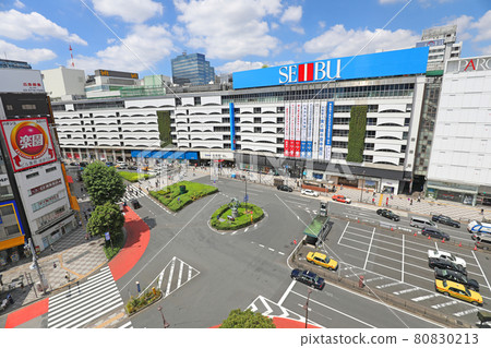 Ikebukuro Station East Exit 80830213