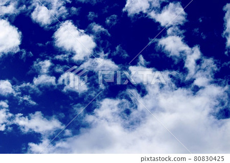 烏雲像吱吱聲 烏雲像吱吱聲 80830425
