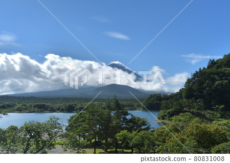 Clouds flowing in front of Mt. Fuji seen from Lake Shoji (long exposure) Clouds flowing in front of Mt. Fuji seen from Lake Shoji (long exposure) 80831008