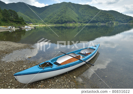 Lake Shoji and canoe Lake Shoji and canoe 80831022