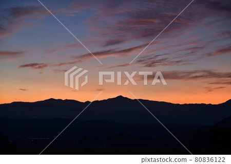 Hakushu-cho, Hokuto City, the dawning Kanto Mountains (from Berga Street) 80836122