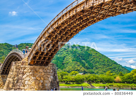 Kintaikyo Bridge in fine weather, Iwakuni City, Yamaguchi Prefecture 80836449