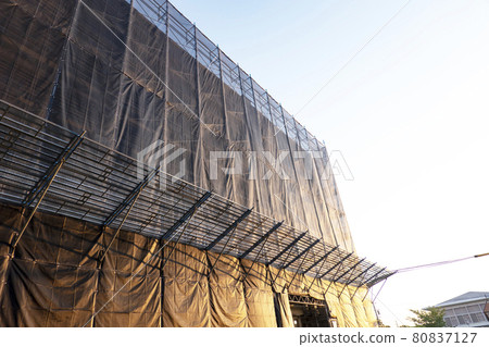 Construction site of collective housing 80837127