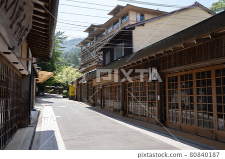 Surrounding scenery of Miyajima Ryokan and souvenir shop <Miyajima, Hiroshima / August> Surrounding scenery of Miyajima Ryokan and souvenir shop <Miyajima, Hiroshima / August> 80840187