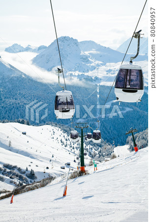 Cable car with supporting tower Cable car with supporting tower 80840957