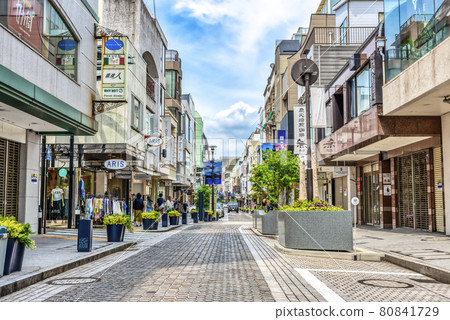 橫濱市容：早上的橫濱元町購物街 80841729