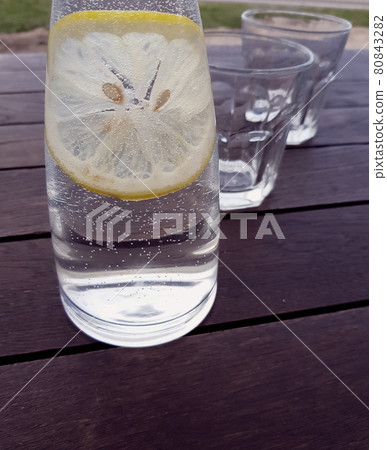 Lemonade with fresh lemon 80843282