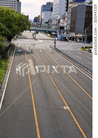 Cityscape of a daytime intersection with no cars Cityscape of a daytime intersection with no cars 80844589