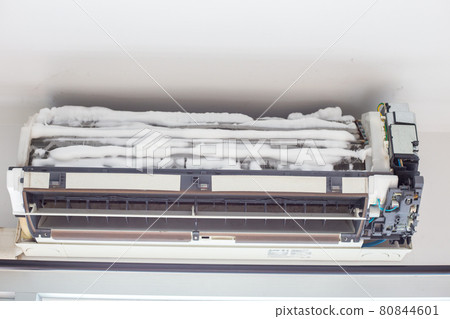 Aircondition self service maintenance fixing AC unit and foam cleaning 80844601
