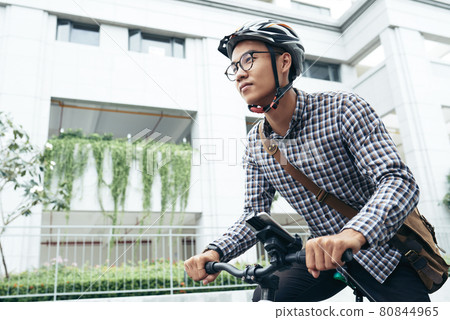Young Man Hurrying to Work Young Man Hurrying to Work 80844965