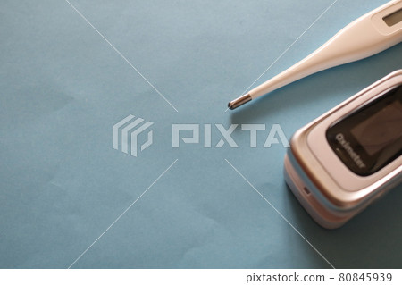 脈搏血氧儀和體溫計 脈搏血氧儀和體溫計 80845939