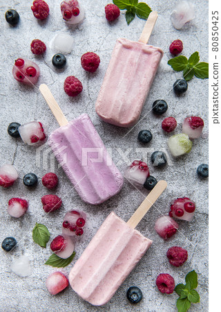 Homemade raspberry and blueberry ice cream Homemade raspberry and blueberry ice cream 80850425