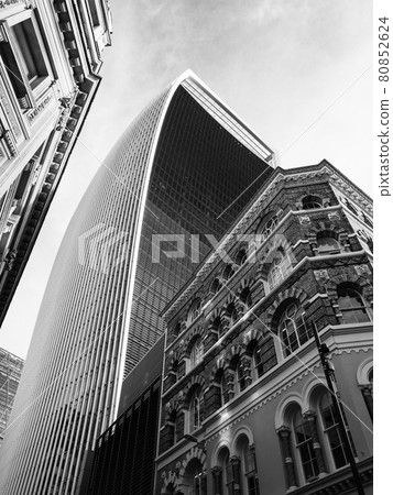 London City of London where old and new buildings coexist London City of London where old and new buildings coexist 80852624