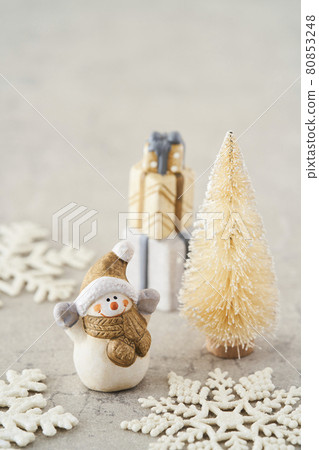 Miniature Christmas tree and snowman Miniature Christmas tree and snowman 80853248