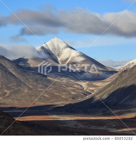 Majestic mountain landscape Majestic mountain landscape 80853282