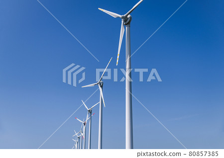 閃耀藍天的Otonrui風力發電站北海道 閃耀藍天的Otonrui風力發電站北海道 80857385