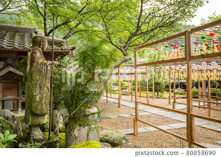 Wind chimes of Kyoto Shojuin 80858690