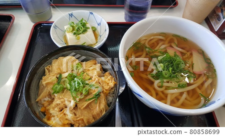 日式休息區 80858699