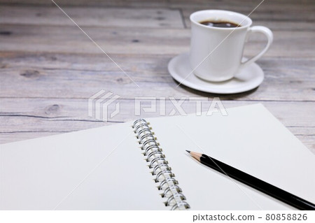 筆記本和鉛筆 80858826