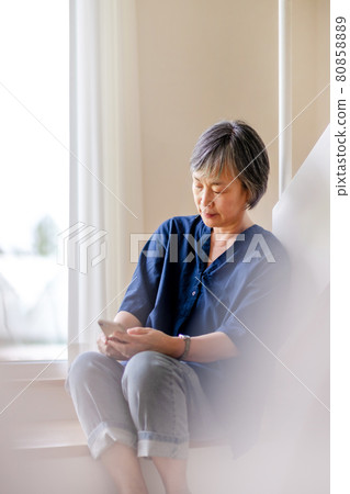 Middle-aged women's lifestyle comfort Middle-aged women's lifestyle comfort 80858889