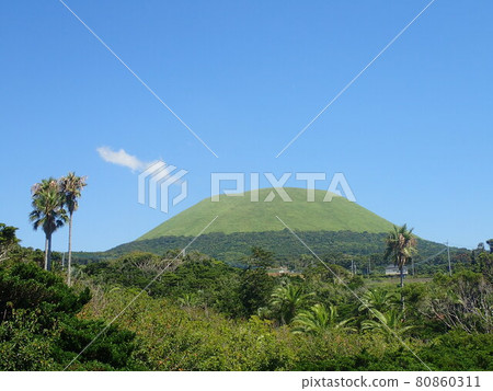 從 Abunze 看到的熔岩海岸 從 Abunze 看到的熔岩海岸 80860311