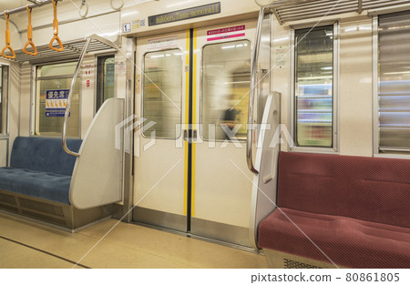 Keio Line bound for Shinjuku Fuchu Station Fuchu Station Home Car Seat Door 80861805