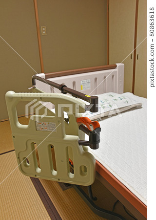 電動護理床 80863618