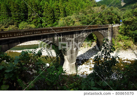 高知縣那張川上的二俁橋 高知縣那張川上的二俁橋 80865070
