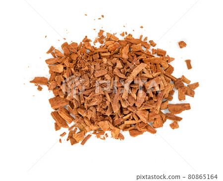 broken cinnamon sticks isolated on white background 80865164