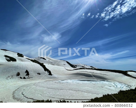 [Toyama / Nagano] Tateyama Kurobe Alpine Route-Mikurigaike- 80866032