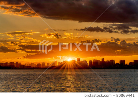 夏季舞濱的日落 80869441
