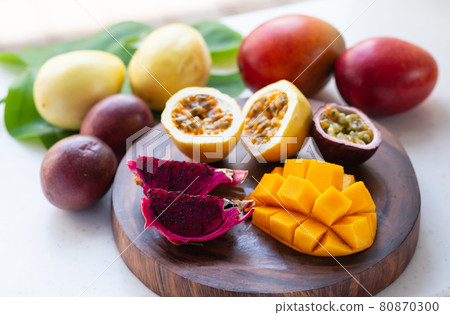 Various tropical fruits 80870300