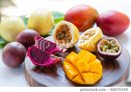 各種熱帶水果 80870309