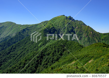 Summer sky and Mt. Tanigawa binaural peak 80870537