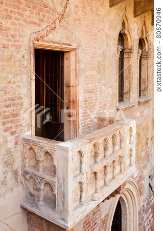 Balcony of Juliets house 80870946