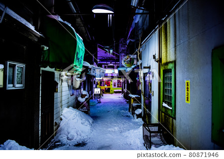 [Photo] Kikusui-koji at night 80871946