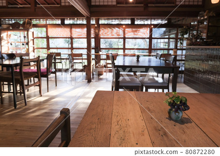 Old folk house cafe 80872280