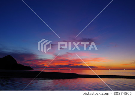 Beautiful sunset sky over the Sea of Japan Gradation Kyotango City 80874865