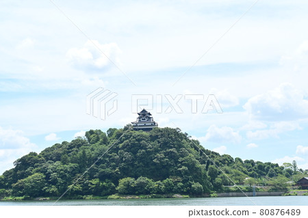 Scenery seen from the castle tower of Inuyama Castle and the opposite bank 80876489