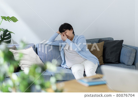高級女人累了打盹 高級女人累了打盹 80876704