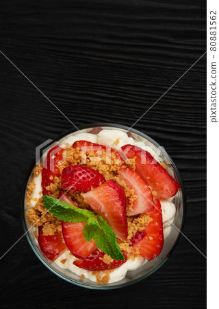 Strawberry with cookie and cream dessert Strawberry with cookie and cream dessert 80881562