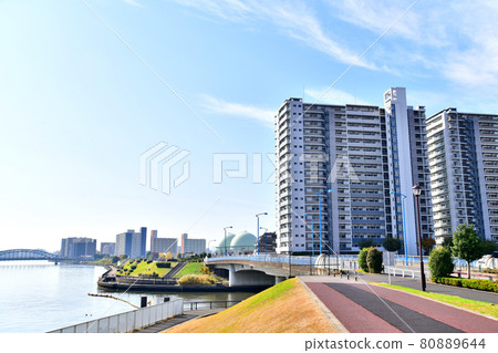 從北面看水小橋周邊地區（東京都荒川區） [2020.11] 80889644