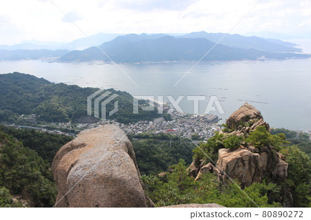 Climbing Karasuhata Iwayama in Hiroshima Prefecture 80890272