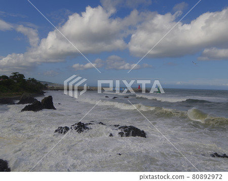 慶州市南陽面柱狀節理海灘海浪日出 慶州市南陽面柱狀節理海灘海浪日出 80892972