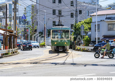 [神奈川縣] 圍繞江之島奔跑的江之電 80894669