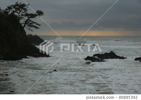 慶州市，柱狀節理，日出，展望台，海岸，波浪 80895302