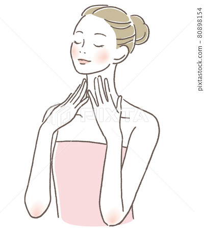 Woman doing face massage 80898154