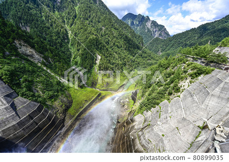 View toward Kurobebetsuzan from the Kurobe Dam embankment during sightseeing View toward Kurobebetsuzan from the Kurobe Dam embankment during sightseeing 80899035